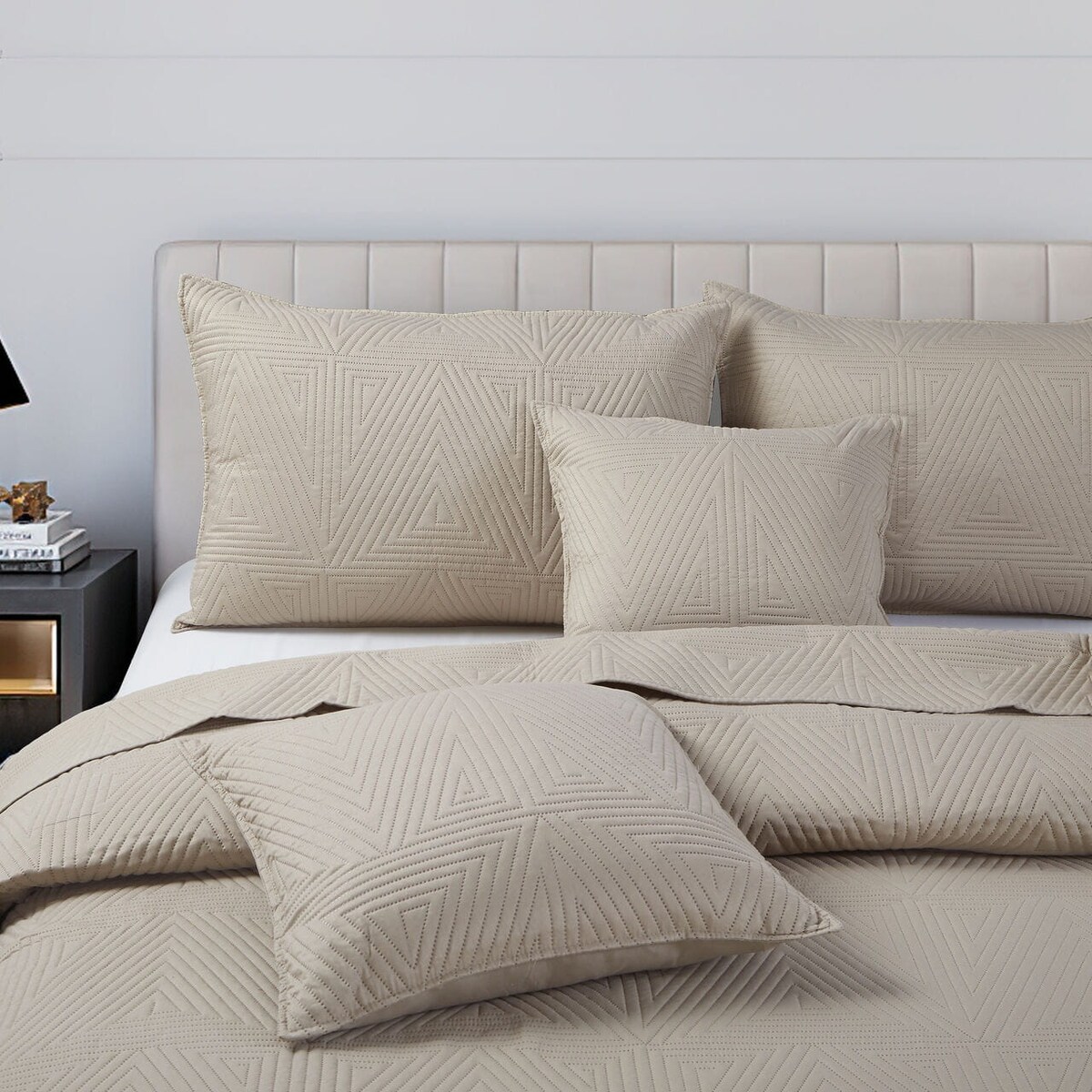 Beżowa Narzuta Pikowana na Łóżko 140x200 TRIO