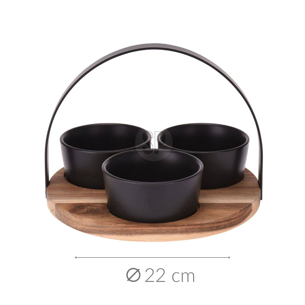 Miseczki ceramiczne na drewnianej tacy