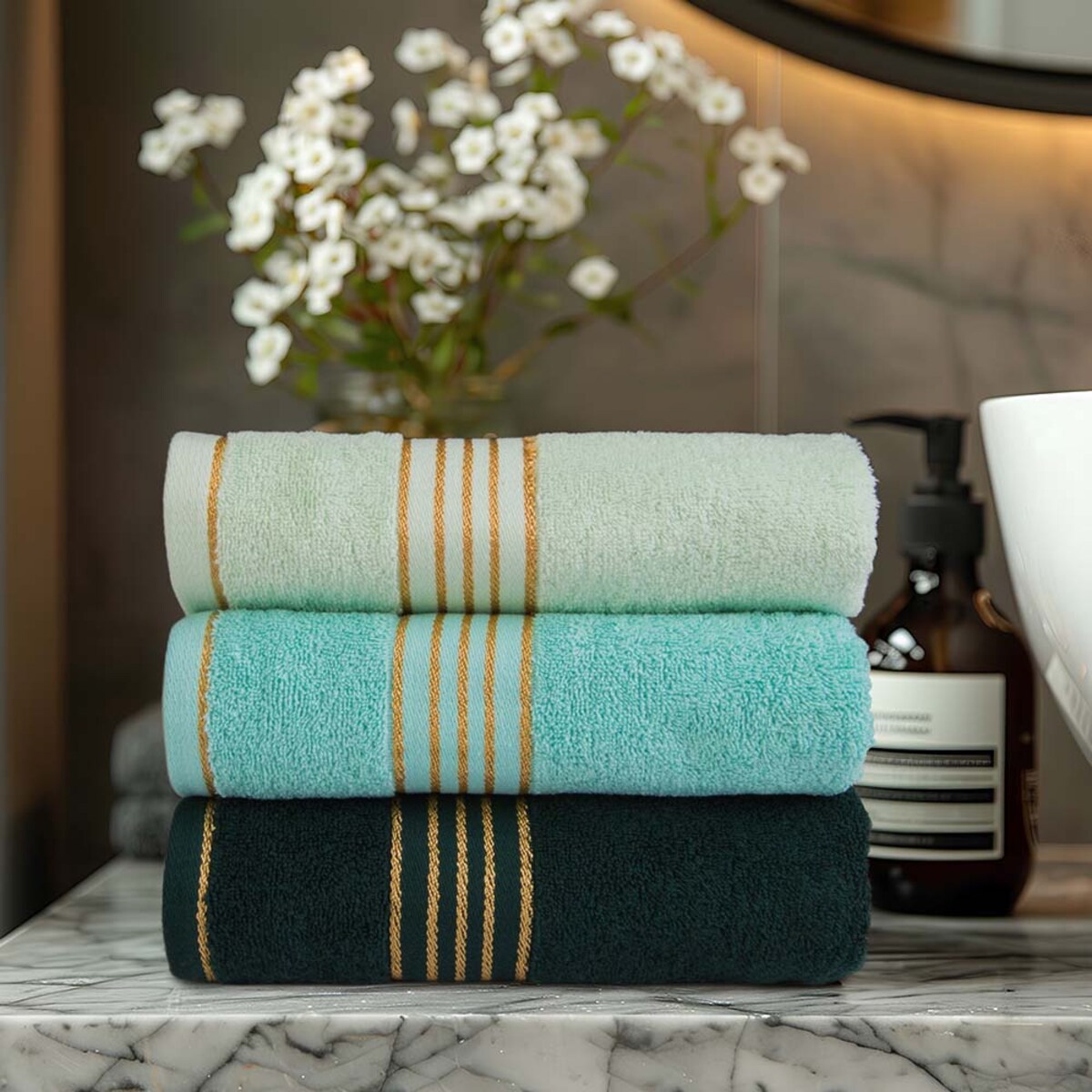 Ręcznik kąpielowy 70x140 cm bawełniany kolor zielony z bordiurą w złote paski 500 g/m2 TIWANO