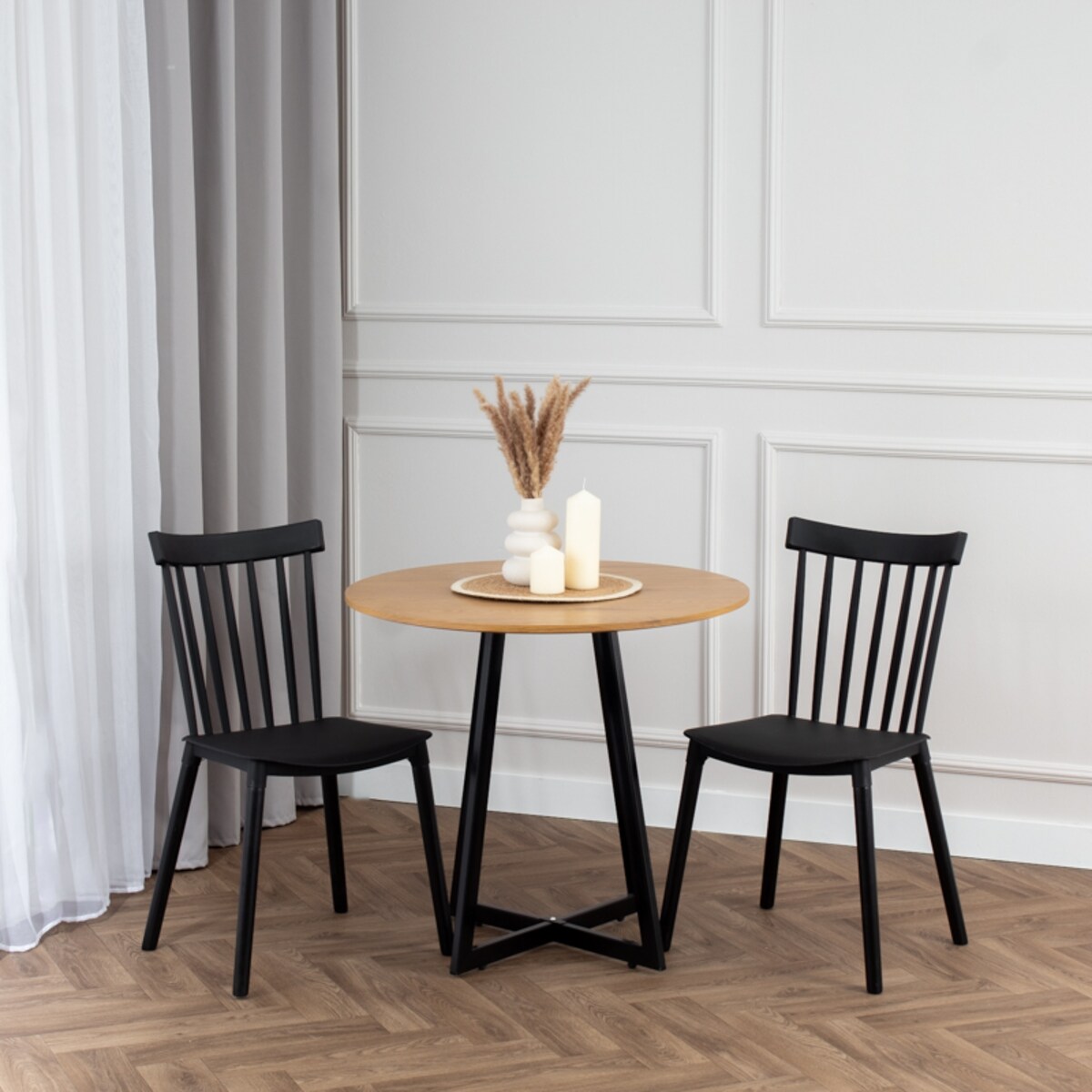 Krzesło plastikowe czarne drewniane nogi klasyczne do salonu jadalni