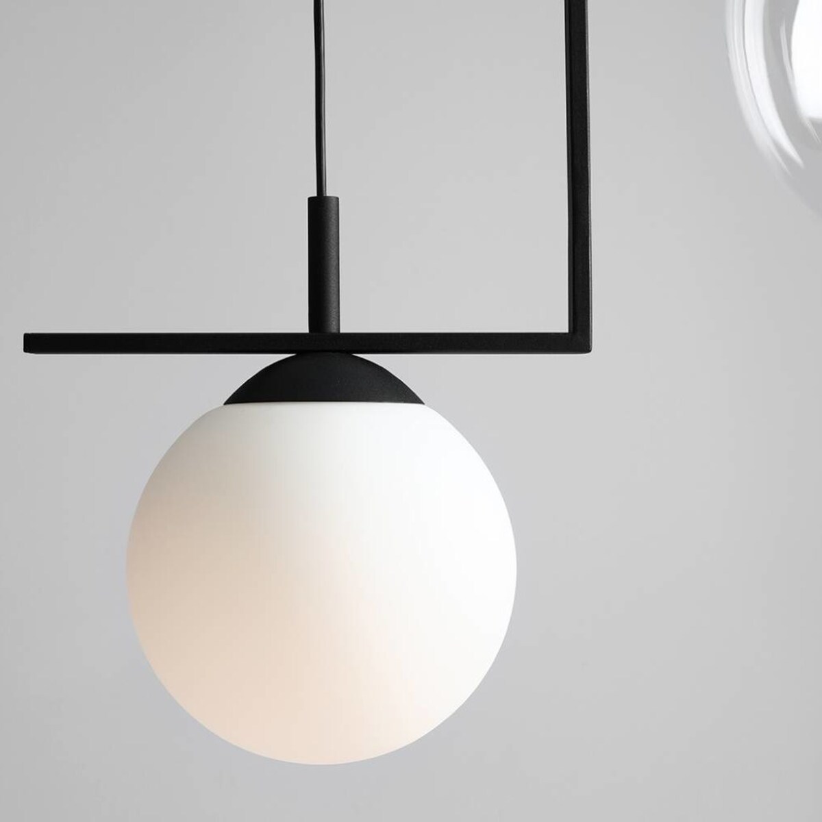 Modernistyczna lampa wisząca 1038H1 Aldex szklane kule ZWIS do jadalni przezroczysty