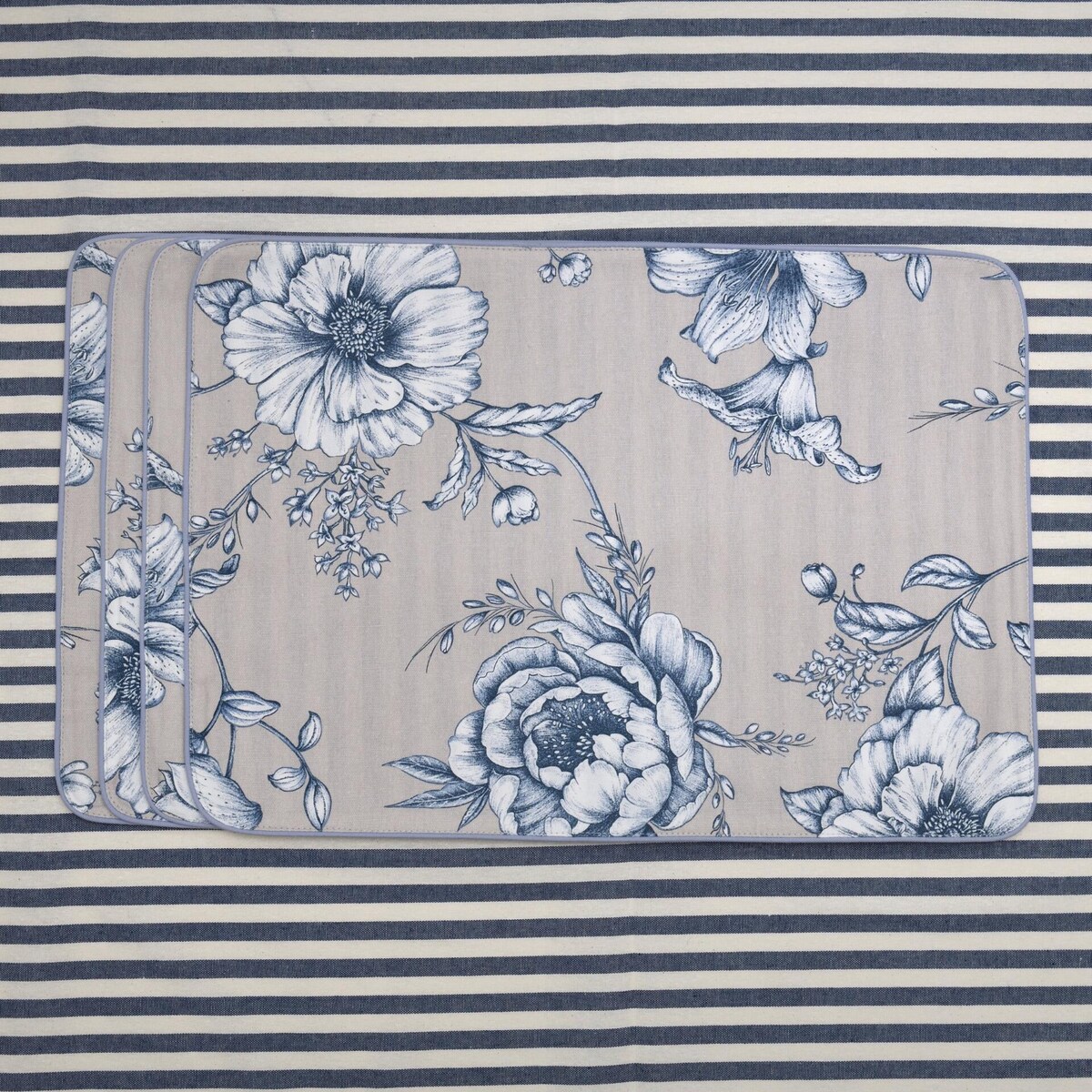 Dwustronny bieżnik Blossom Blue & Stripes – 50 × 220 cm