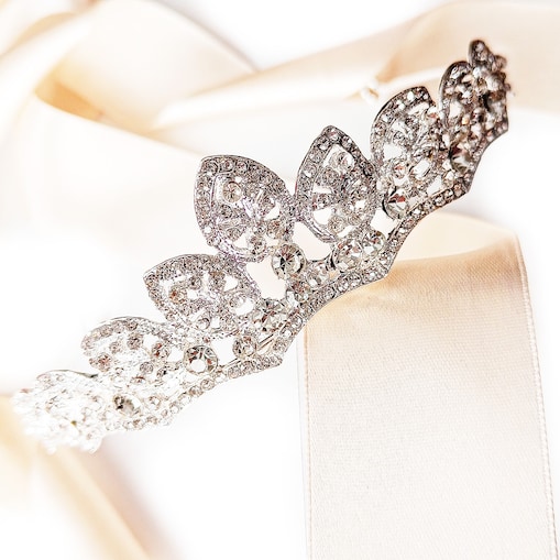 Srebrna korona z cyrkoniami elegancka