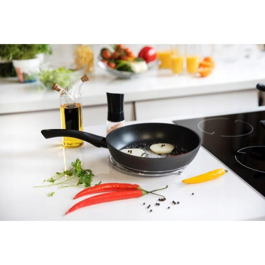 PATELNIA PATELKA 18 cm ROYAL czarna mała do kuchni smażenia indukcja