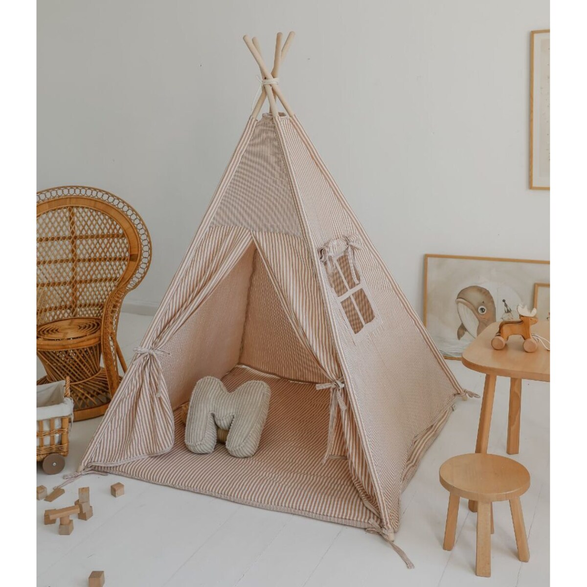 Beige Stripes – tipi, namiot dla dzieci z matą podłogową z dwustronnego muślinu