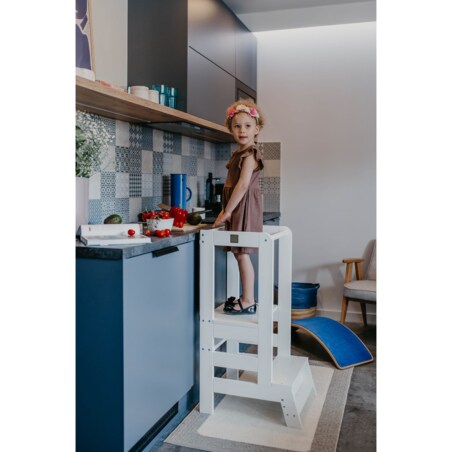 Kitchen Helper z Tablicą, Drewniany Pomocnik Kuchenny dla Dziecka, Biały