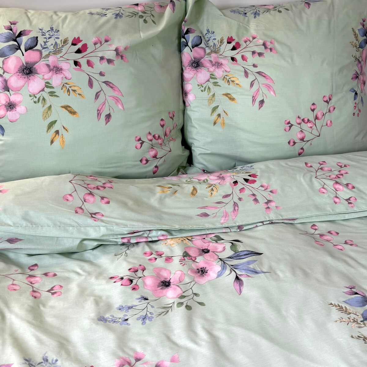 Pościel bawełniana satynowa 200x220 cm Kwitnąca Wiśnia na zielony tle