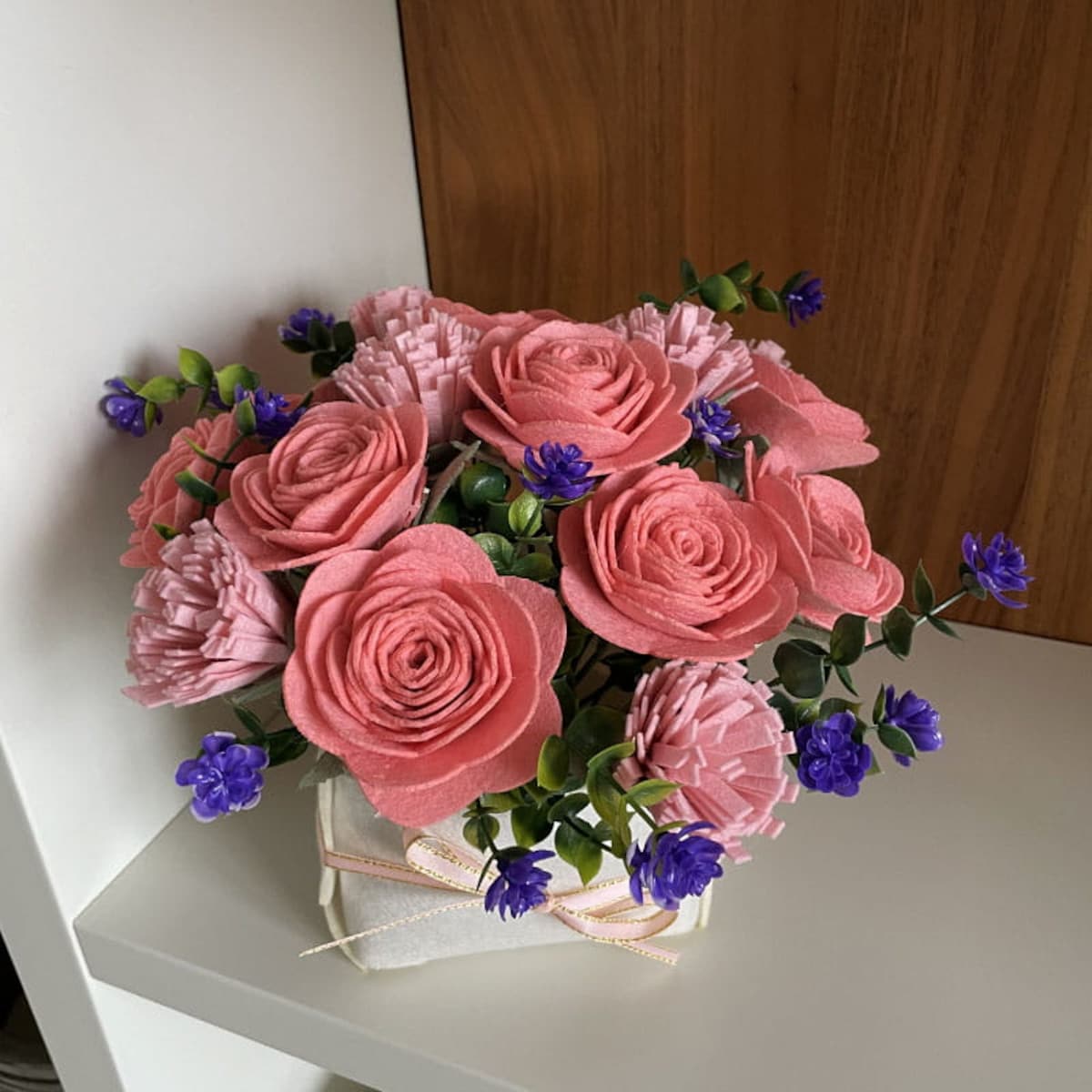 Kwiaty w koszyku DIY - Róże różowe