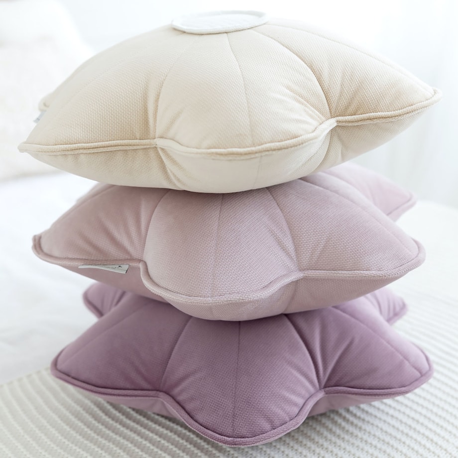 Poduszka ciemnoróżowy kwiat, Velvet Flower