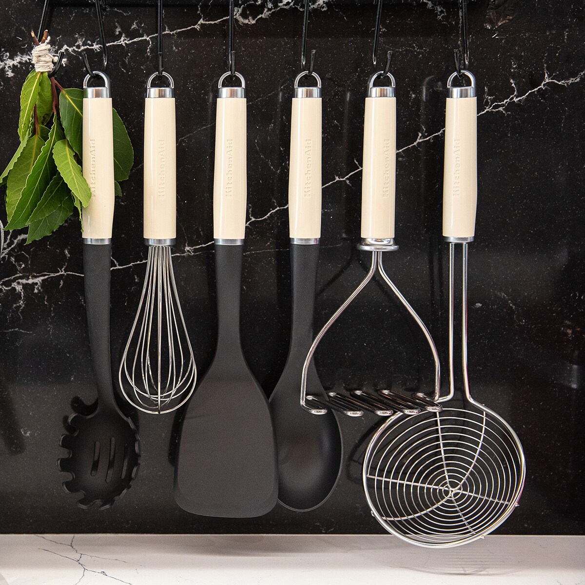 KitchenAid tłuczek do ziemniaków CORELINE Almond Cream