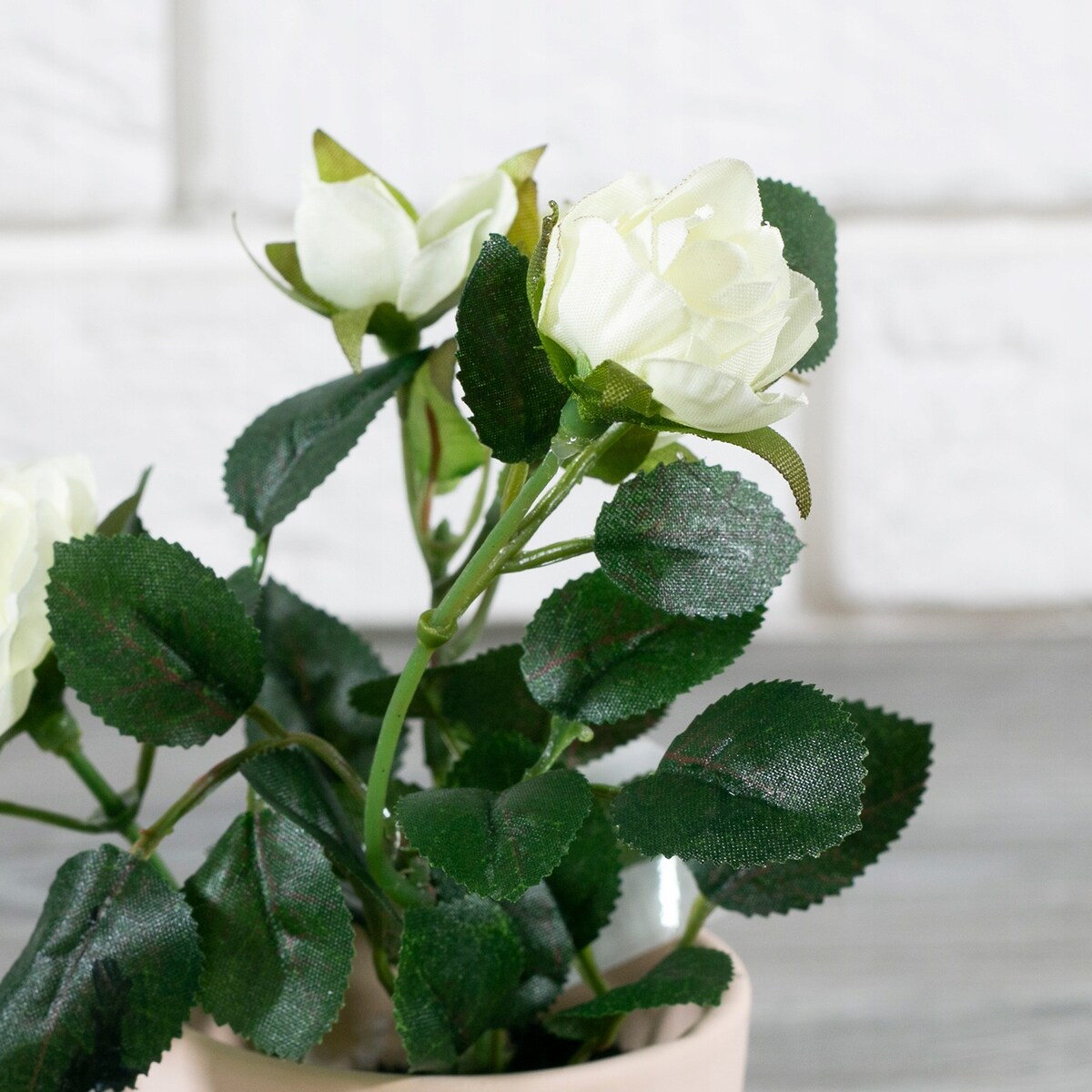 SZTUCZNE RÓŻE w ceramicznej doniczce BIAŁE