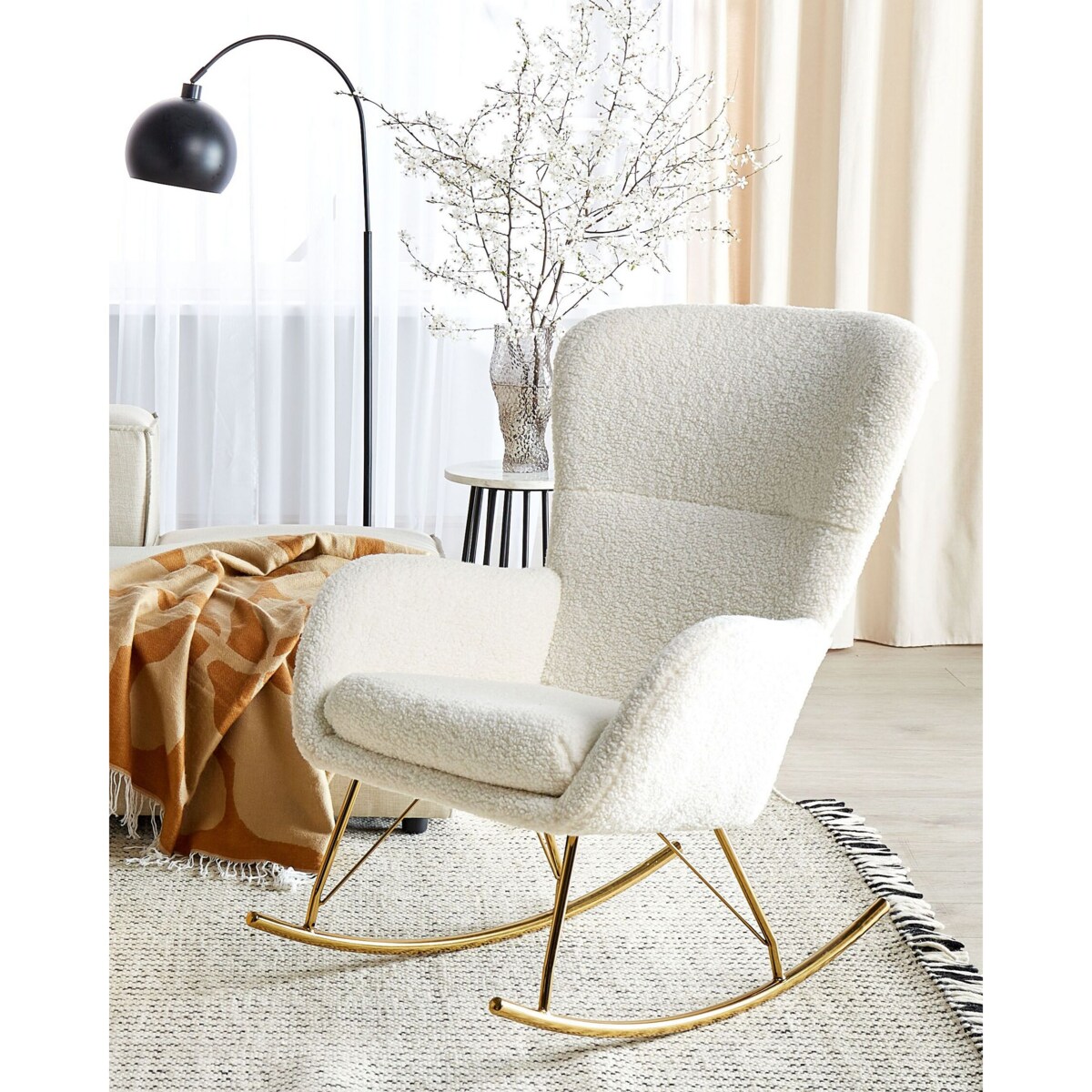 Fotel bujany boucle biały ze złotym ANASET