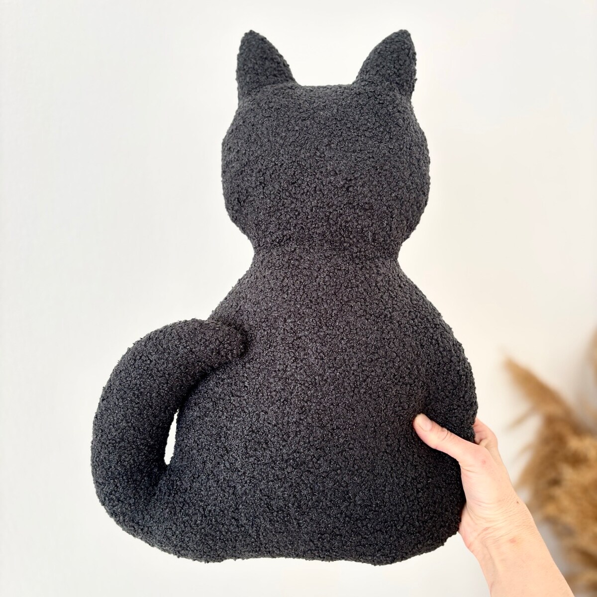 Poduszka czarny Kot boucle