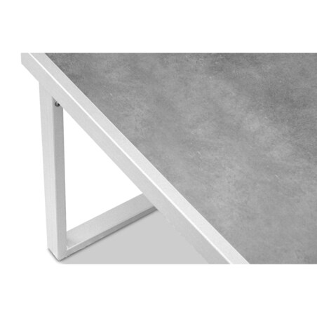 KONSIMO FRENA Biały stalowy stół ogrodowy w stylu loftowym