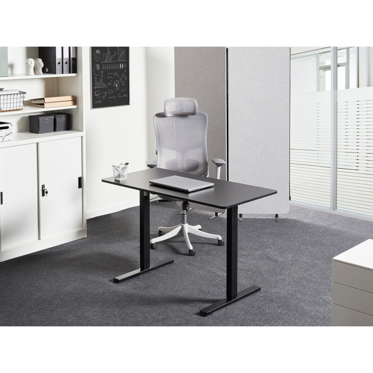 Biurko regulowane elektrycznie 120 x 60 cm czarne TAVARES