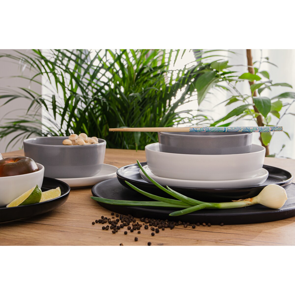 KONSIMO VICTO Zestaw obiadowy 6-osobowy czarno-biało-szary-biały (24 elementy)