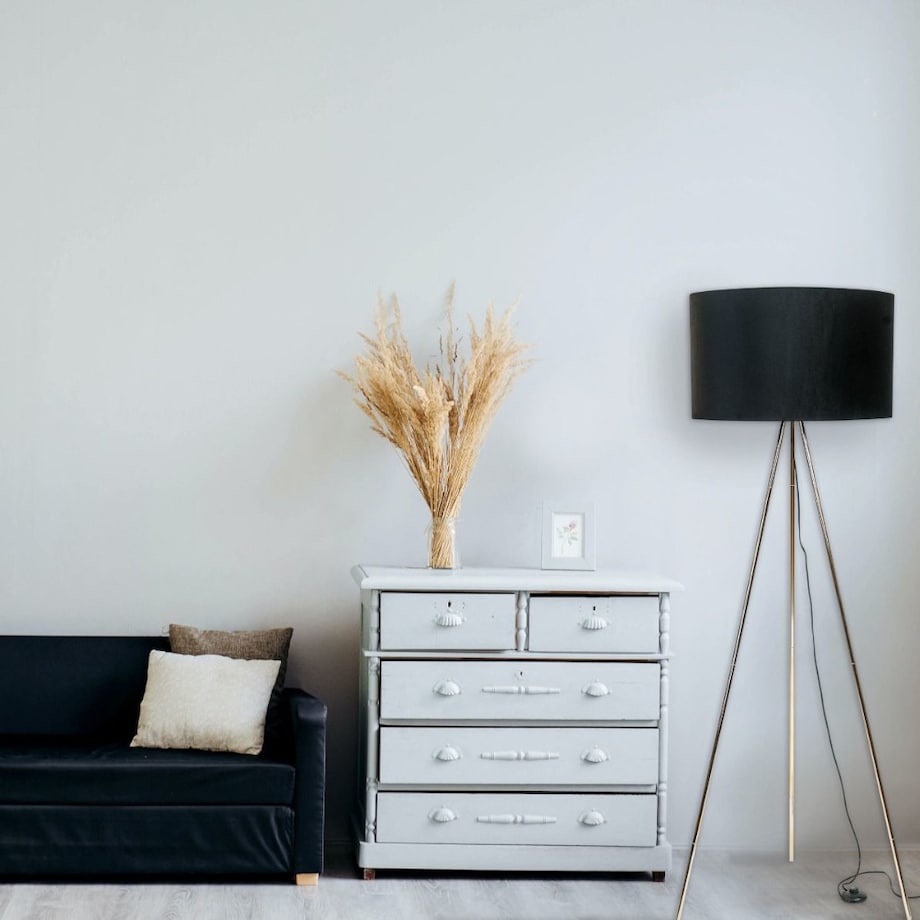 Stojąca LAMPA podłogowa INGA H06-GD-BK Zumaline abażurowa OPRAWA okrągła na trójnogu czarna złota