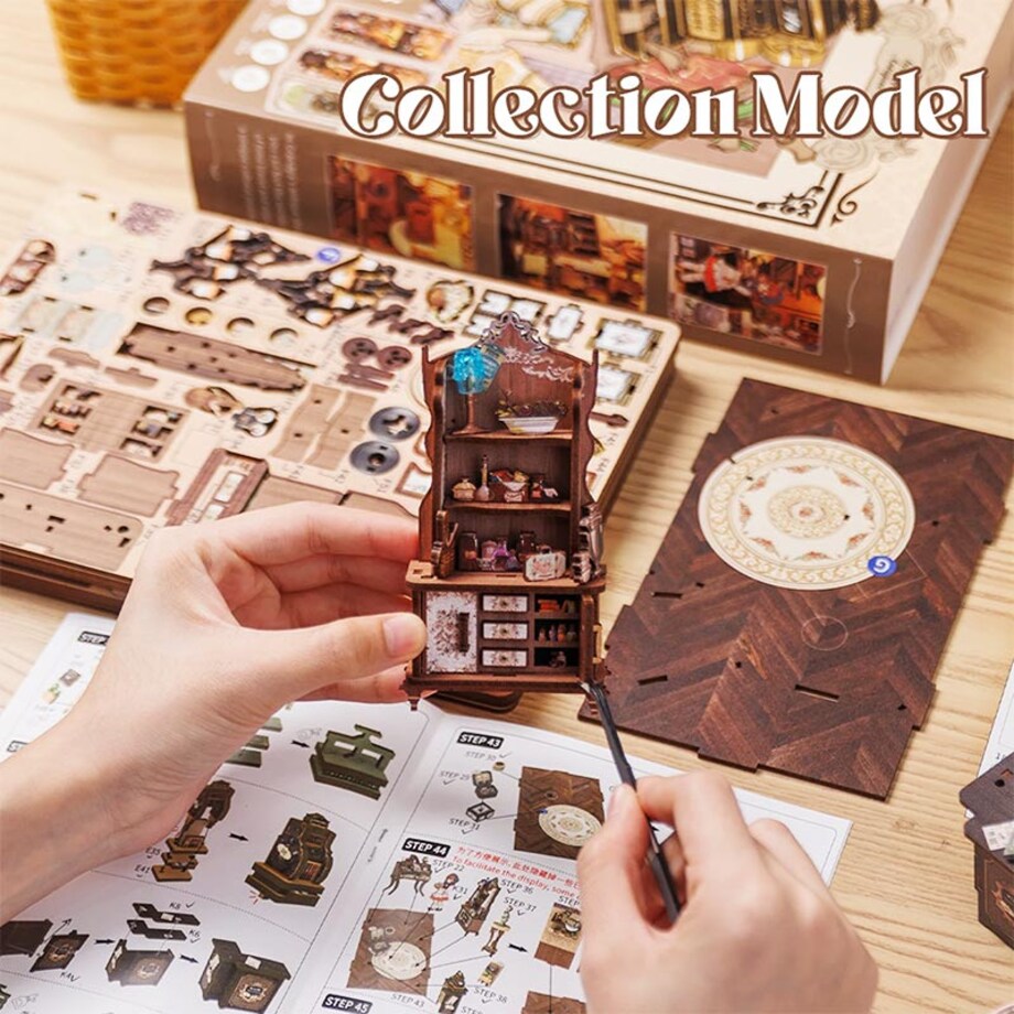 Miniaturowy domek Book Nook - Sklep z antykami - CuteBee