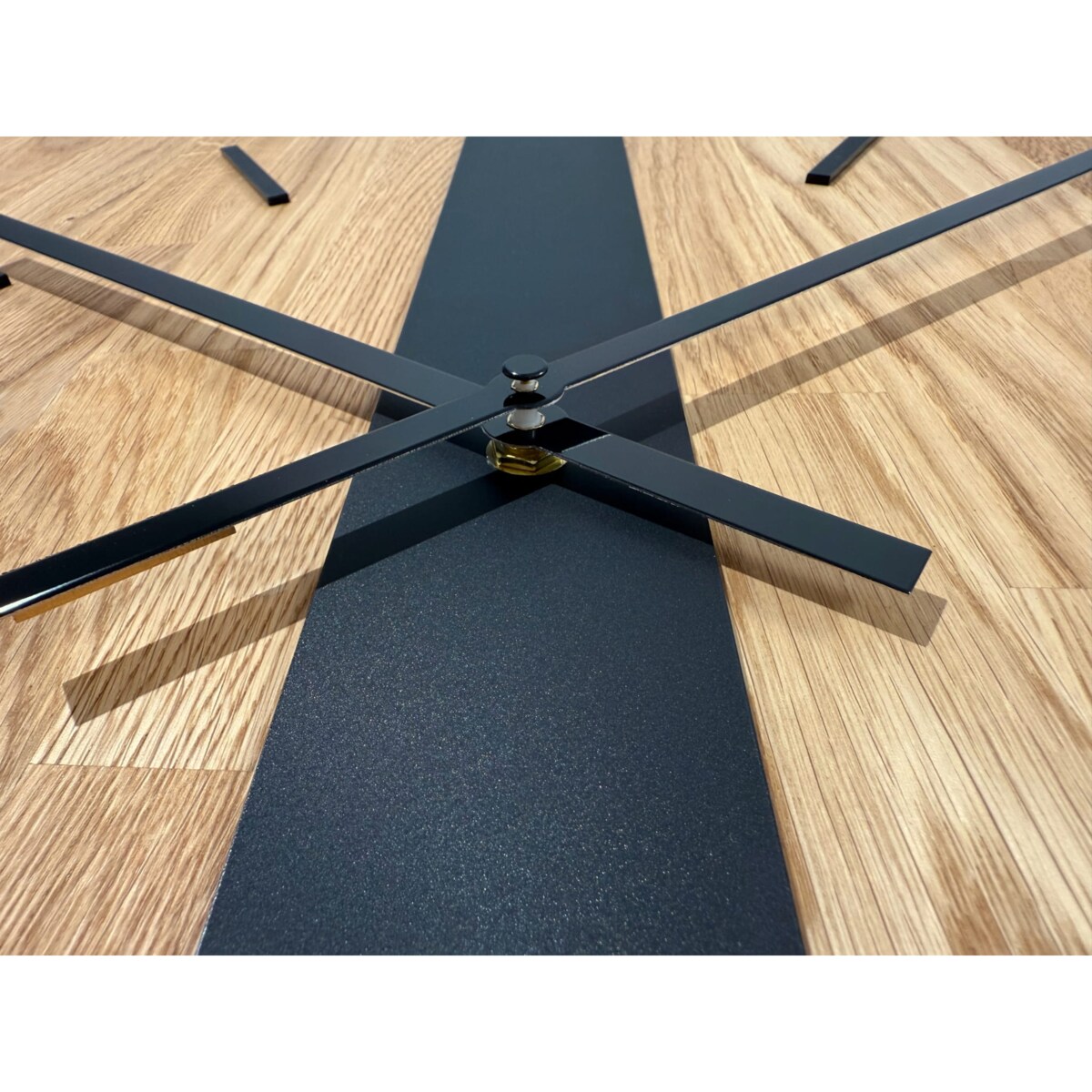 Drewniany zegar na ścianę Dąb Klasyk 50cm czarny SQ