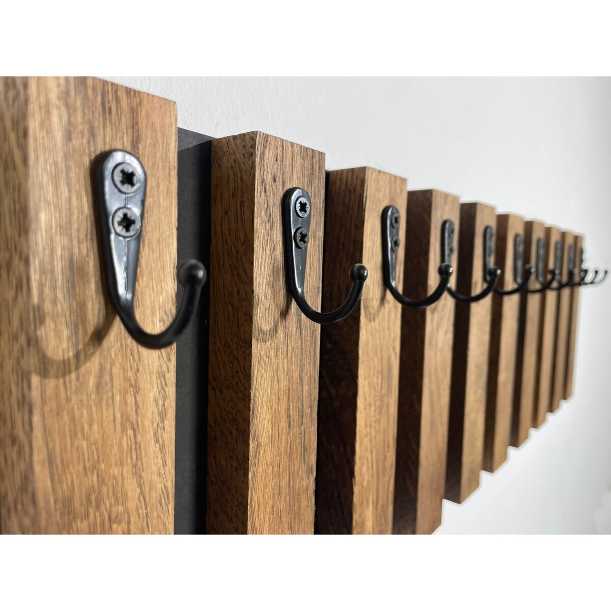 Drewniany wieszak na klucze Lamele 40cm brązowy