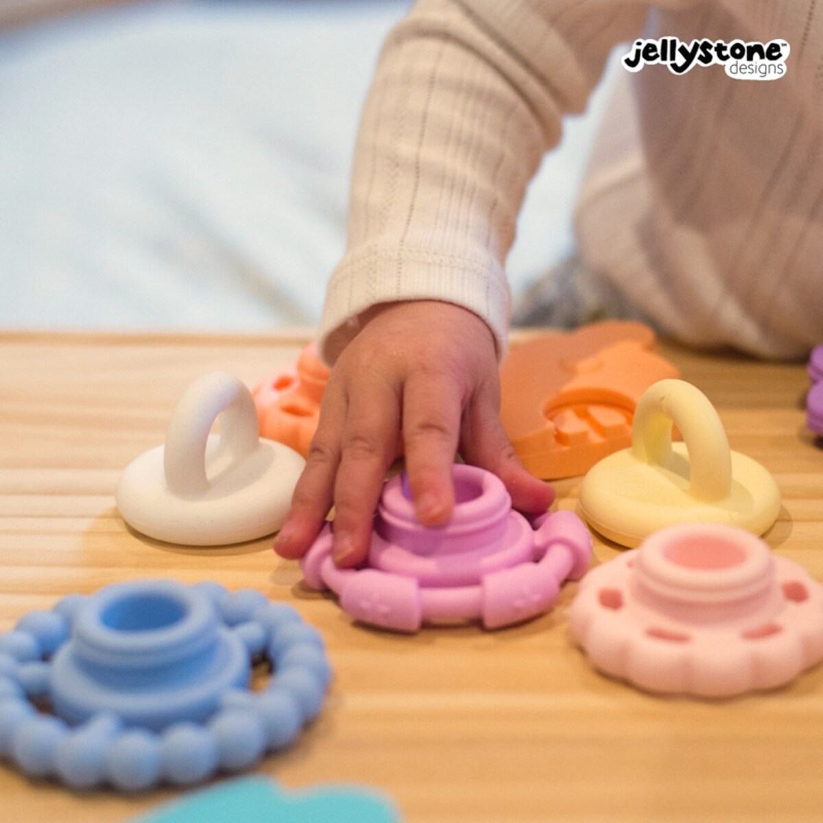 Silikonowy gryzak Mała Wieża, pastelowy, Jellystone