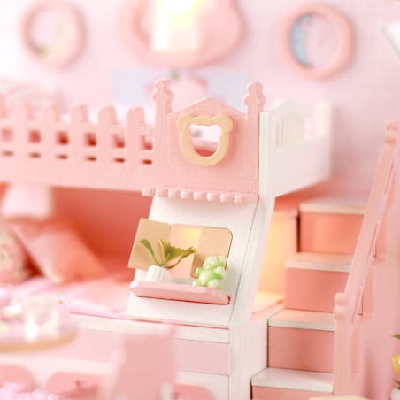 Miniaturowy domek - Różowy miś