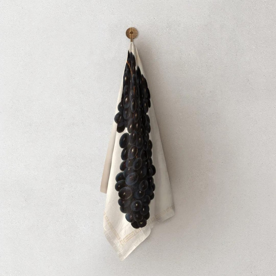 Lniany ręcznik kuchenny - czarne winogorno