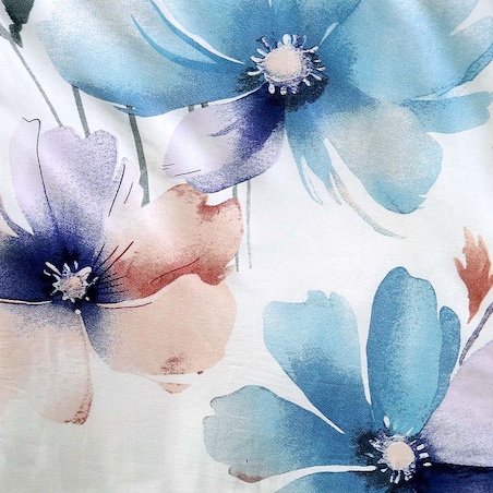 Pościel satyna bawełniana 180x200 Lunara biała w duże pastelowe niebieskie kwiaty, Satynlove