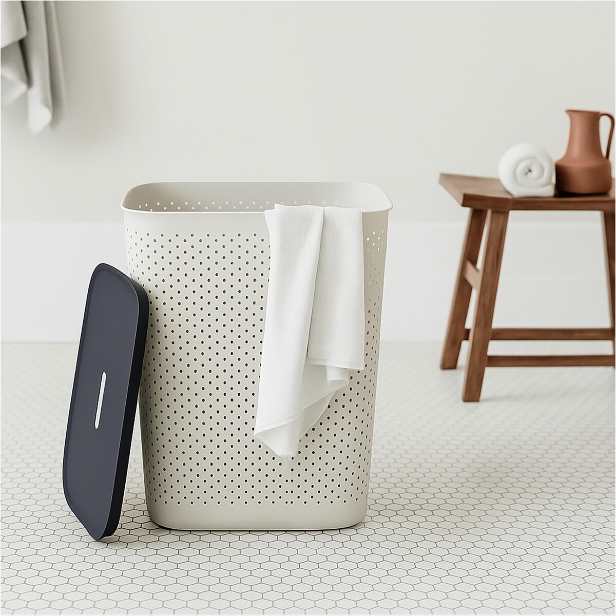 Kosz Na Pranie Bieliznę Wolnostojący Łazienkowy 60 L Duży Biały