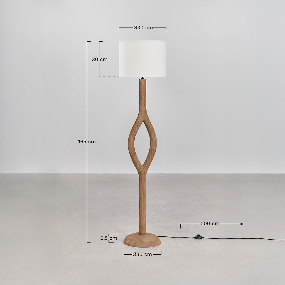 Lampa podłogowa Gracia z drewna mango, 165 cm