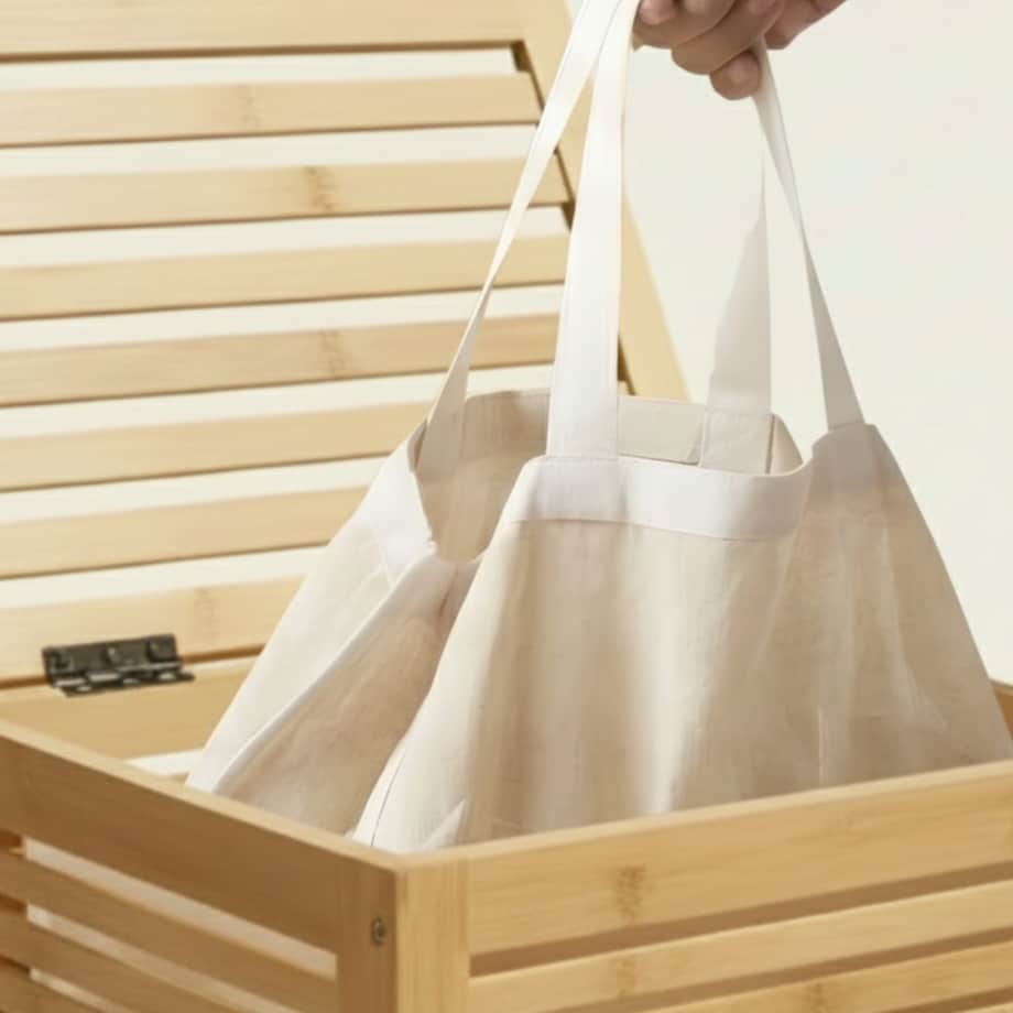 Bambusowy kosz na pranie z pokrywą i wyciąganym workiem LUND, 60 L