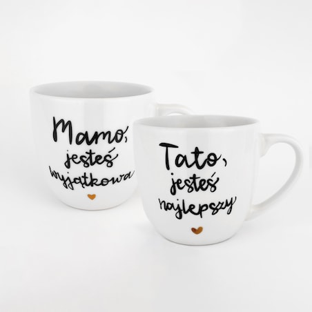 Zestaw 2 białych kubków porcelanowych 300 ml - motyw złotego serca z napisami Mamo jesteś wyjątkowa i Tato jesteś najlepszy dla rodziców na Dzień Matki i Ojca