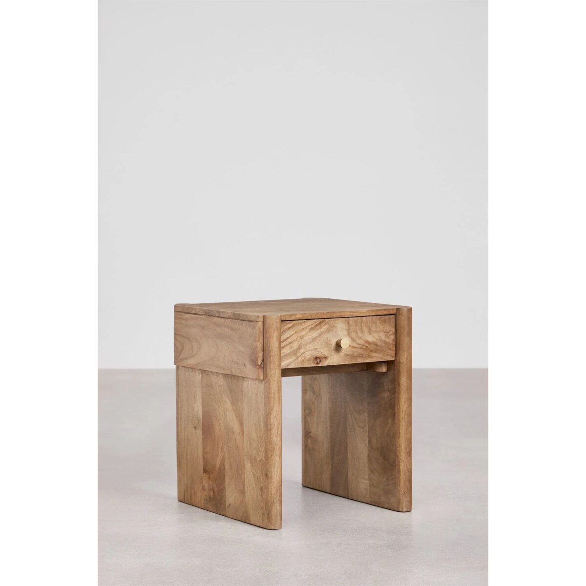 Stolik nocny z drewna mango Antonela 45x45 cm