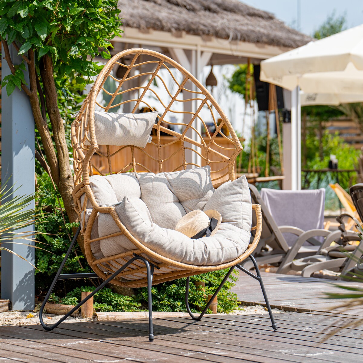 FOTEL OGRODOWY MOLI KOKON Z PODUSZKAMI BEŻOWY