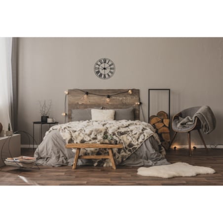 Zegar retro wiszący z cyframi rzymskimi, metalowa tarcza idealna do minimalistycznych wnętrz