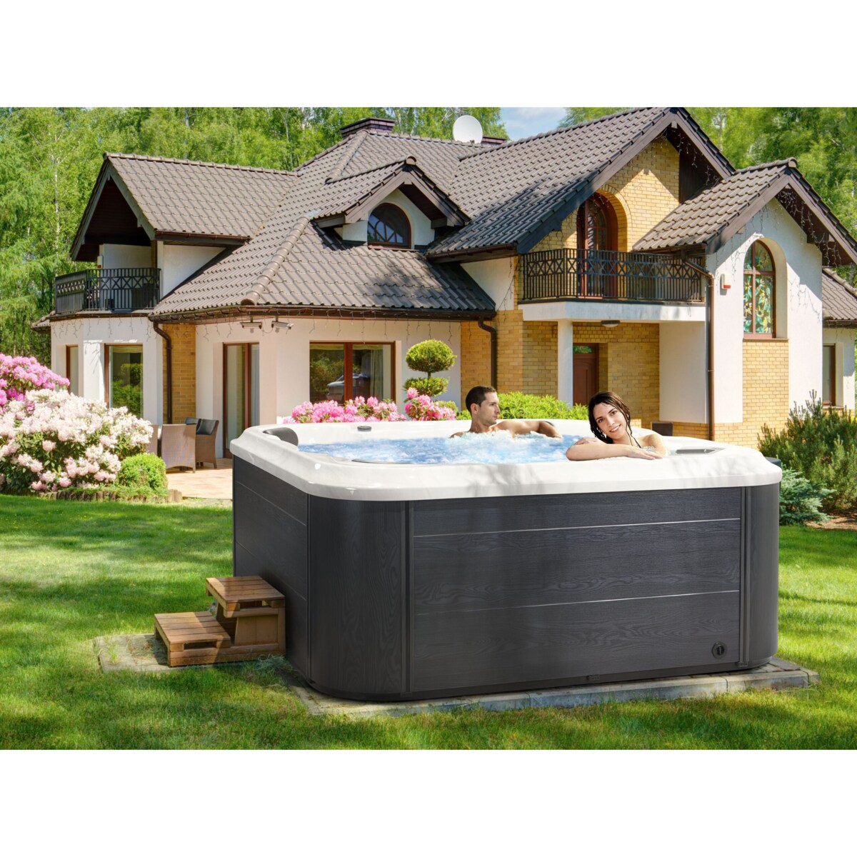 Wanna ogrodowa z hydromasażem biała LASTARRIA