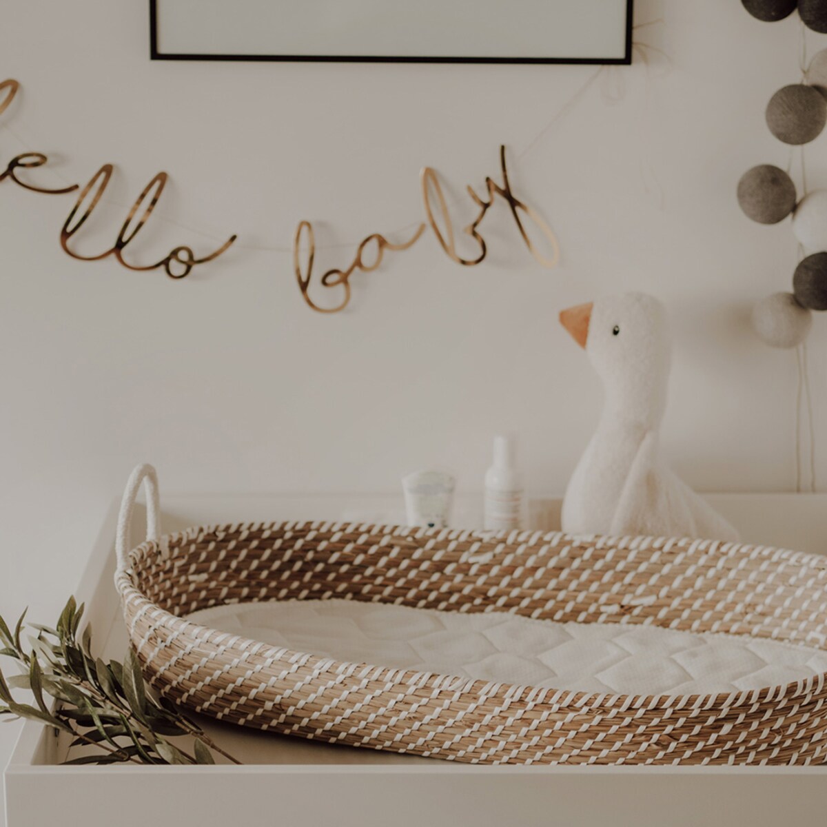 Kosz do przewijania - pleciony z cienkiej trawy