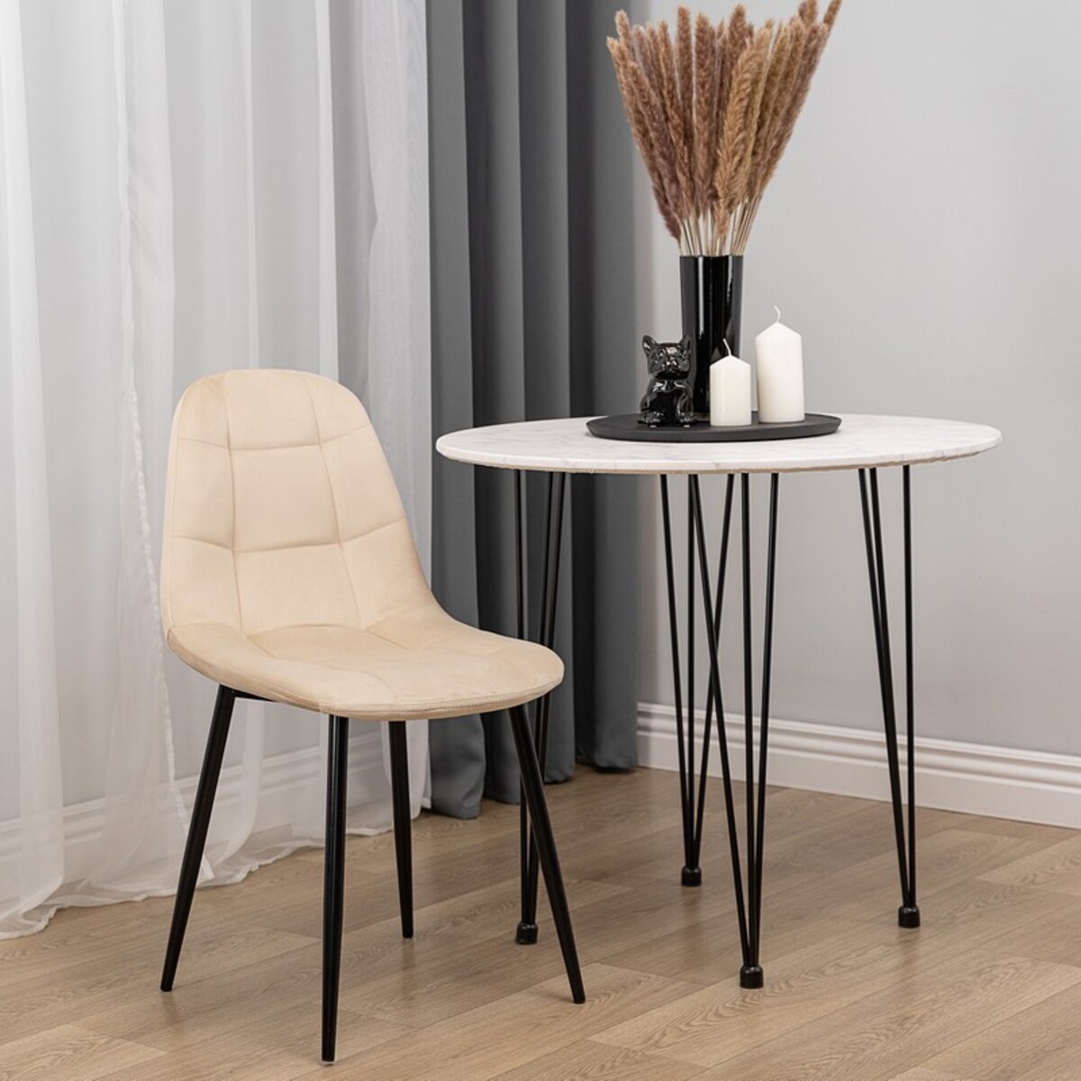 Krzesło tapicerowane beżowe welurowe nowoczesne pikowane