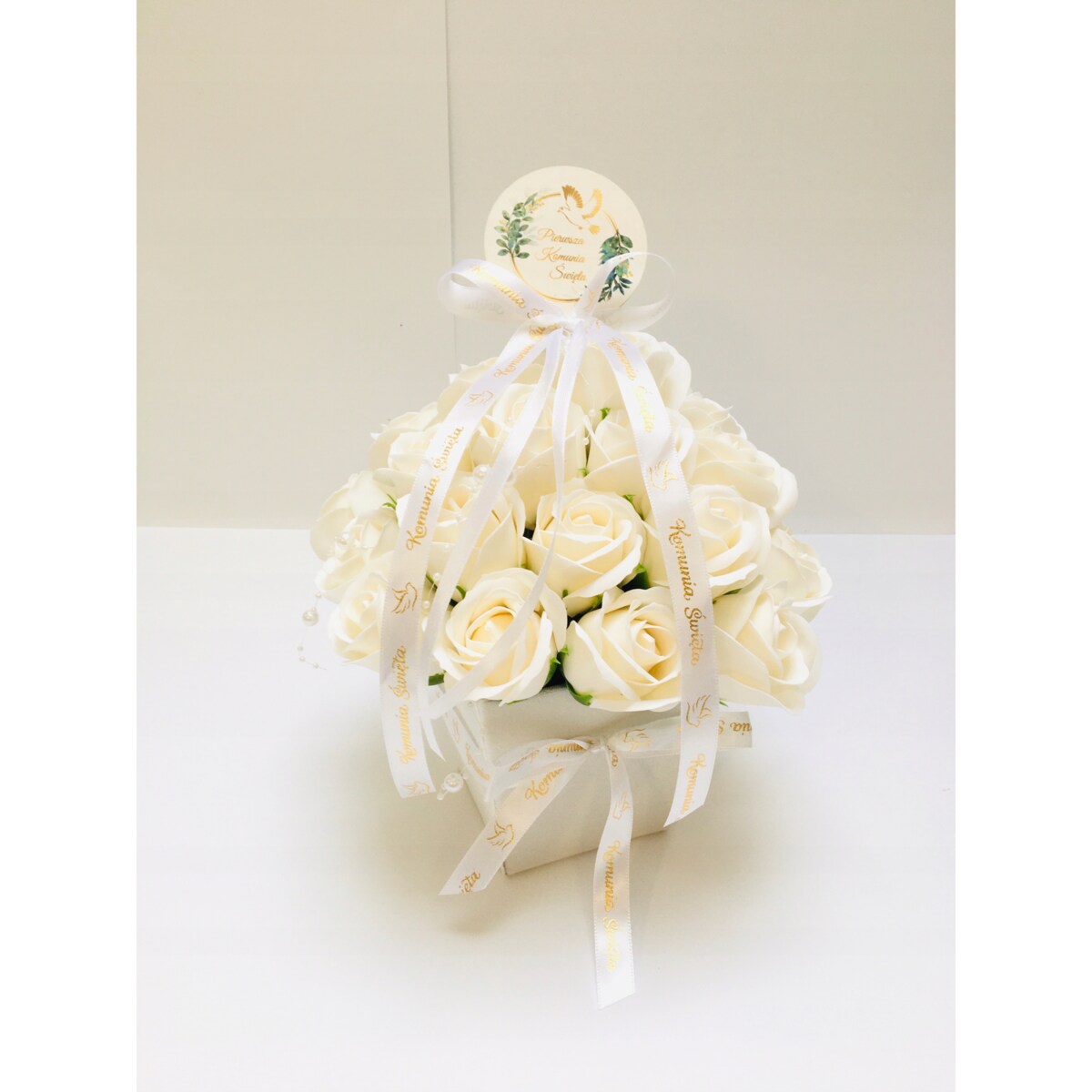 FLOWER BOX KWIATY mydlane BIAŁE na I KOMUNIA ŚWIĘTA prezent pamiątka róże