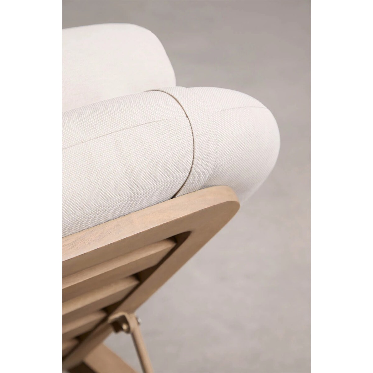 Leżak rozkładany z drewna akacjowego Uleno, jasny