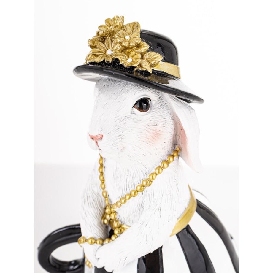 Dekoracja - biała króliczka w czarnym kapeluszu 17,5x10,5x10,5 cm spódniczka w pasy czarno-białe