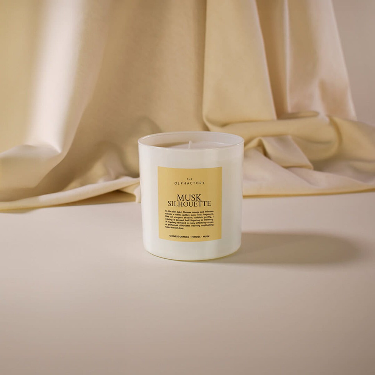Świeca zapachowa 310 g, MUSK SILHOUETTE, White Insignia