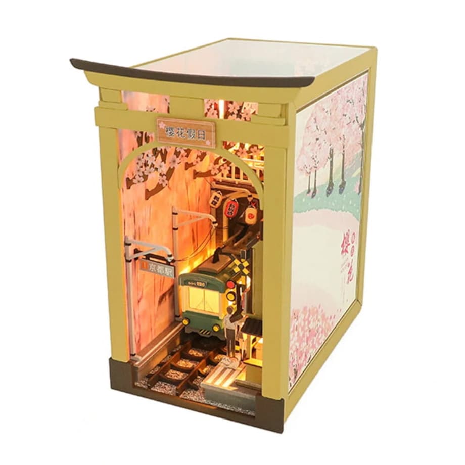 Miniaturowy domek Book Nook - Podróż na Hanami