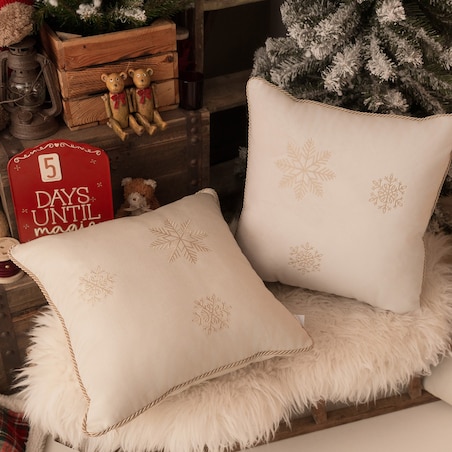 Welurowa złota poduszka świąteczna Snowflake VI ze złotym haftem