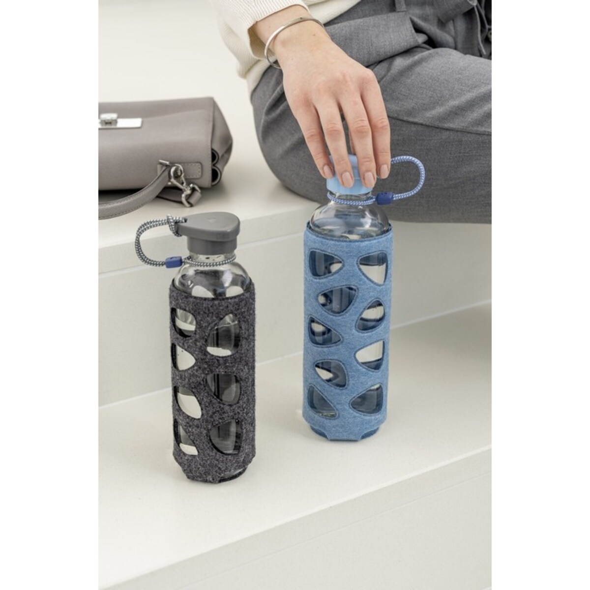 Bidon szklany IN GIRO 0,5l VIOLAN ICEBLUE - Leonardo