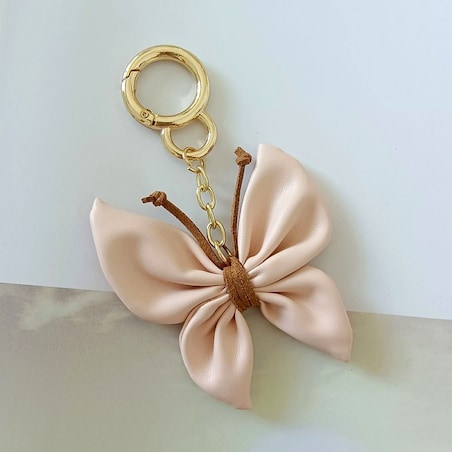 Brelok do kluczy skórzany MOTYL, KOKARDKA różowy BRL367R