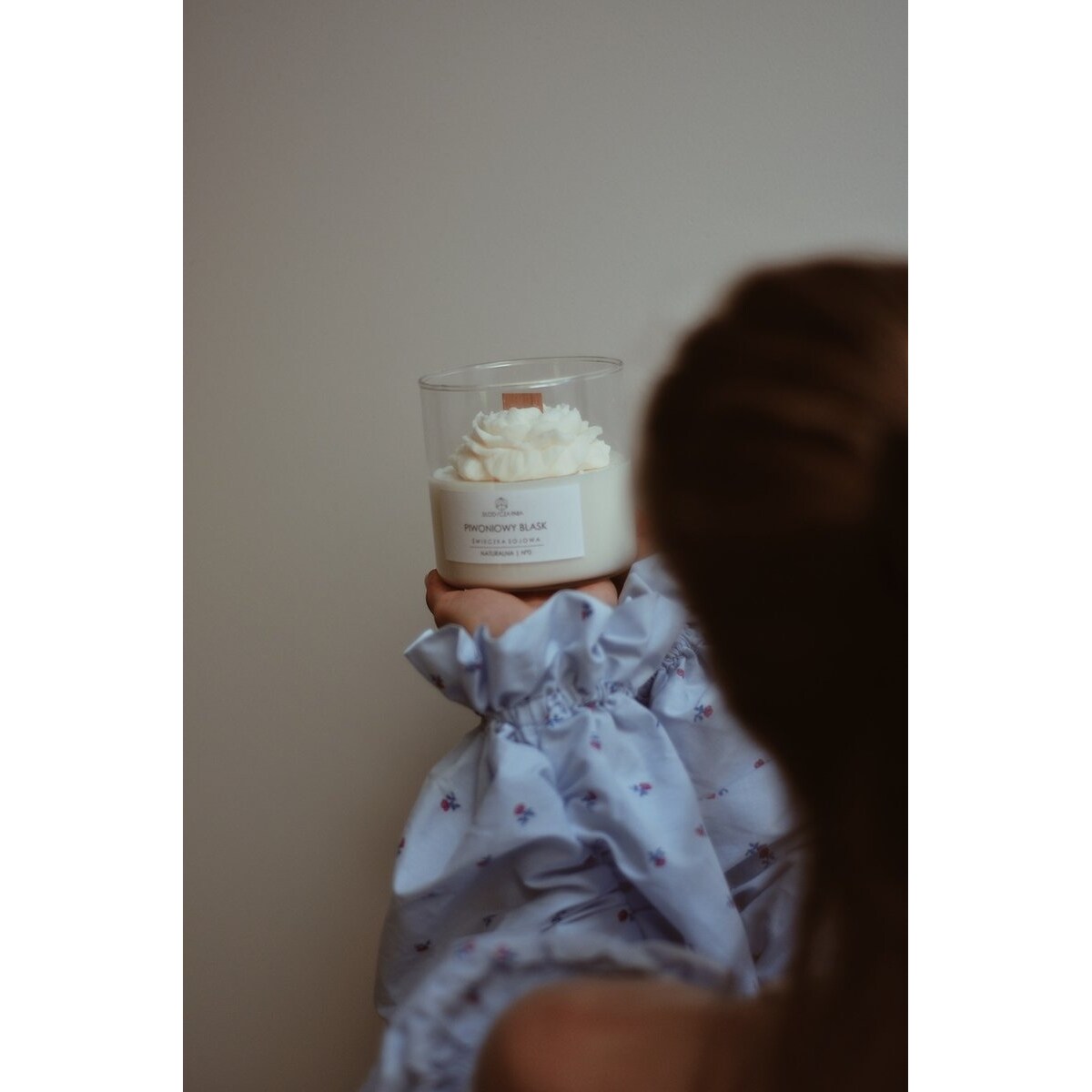 Świeca sojowa PIWONIOWY BLASK BIEL 400 ml N°0 "Naturalna"