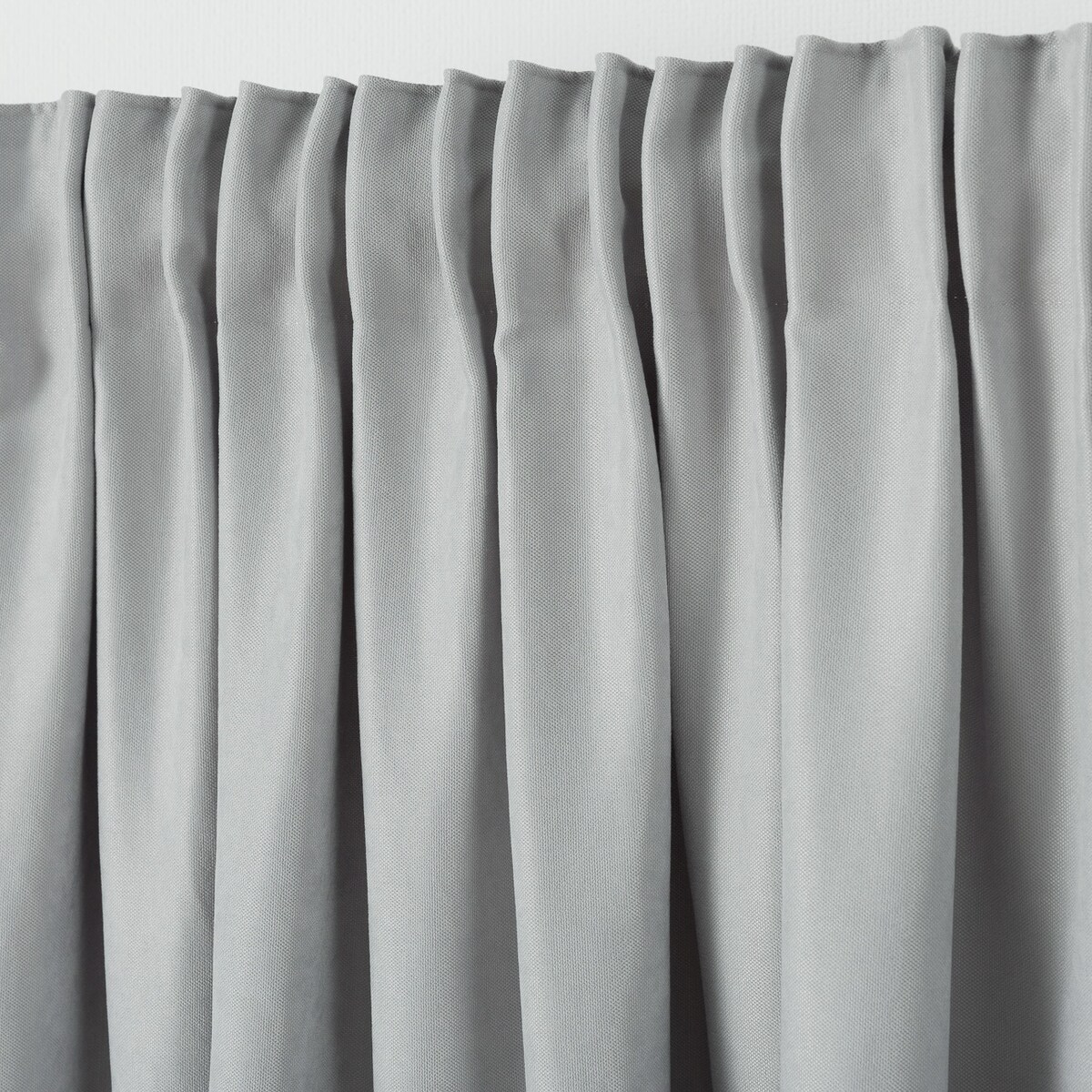 Zasłona na taśmie marszczącej srebrna aksamitna 140 x 280 cm 1 szt. 140x280 srebrny