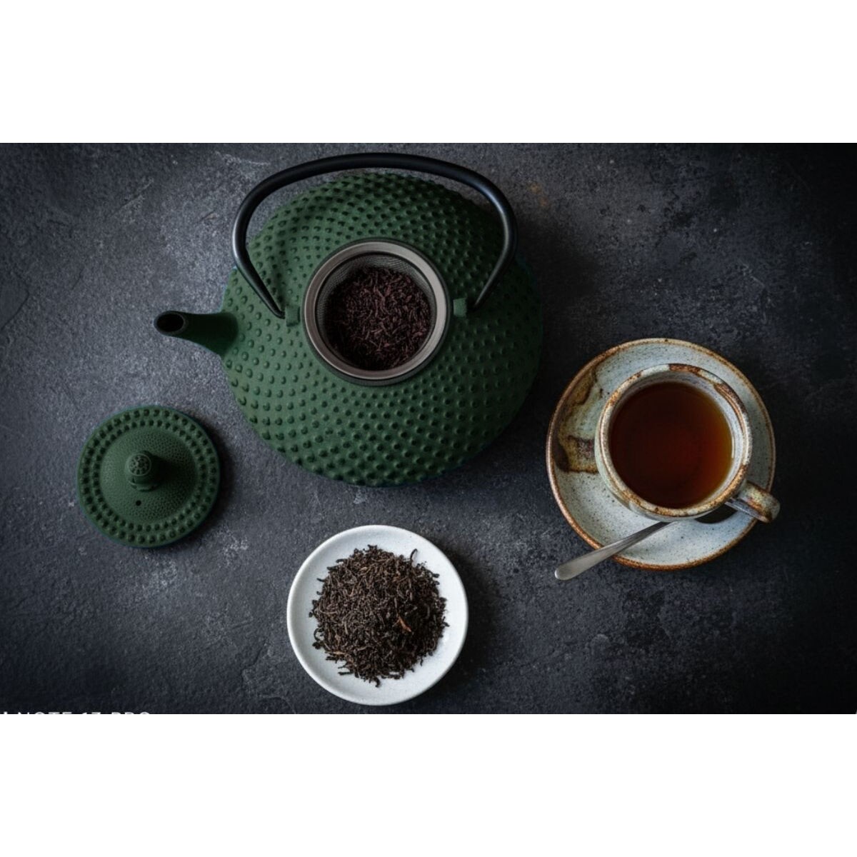 Czajnik żeliwny z zaparzaczem MIKA, 1250 ml