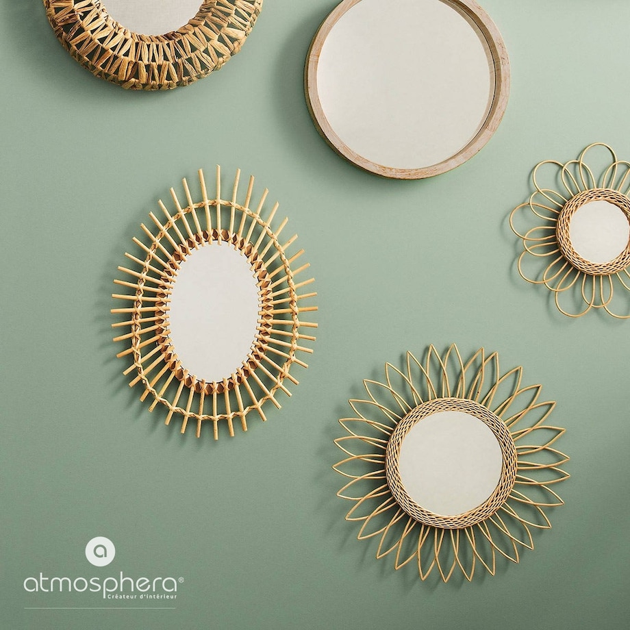 Lustro w ramie okrągłe wiszące z naturalnego rattanu w kształcie słońca